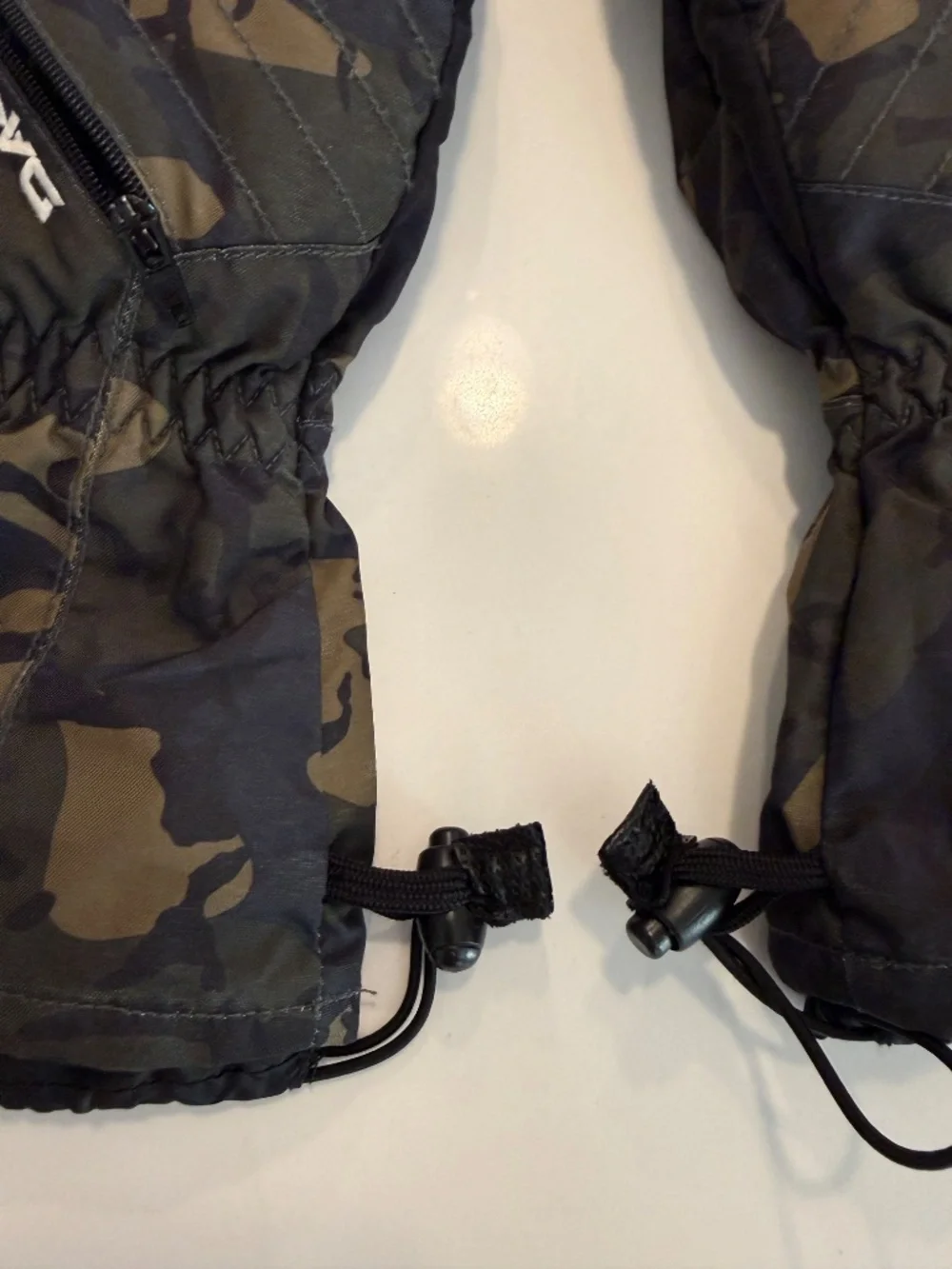 Dakine Kids XL 10-12 Camo Ski Snowboard Mittens Snow Gloves